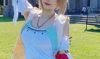 狐洛洛子的丝袜写真：一秒看穿内心的小禁忌！