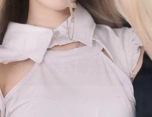 吓出声来了！狐玖玖最新写真集：碧蓝航线赤城，恰到好处的诱惑！