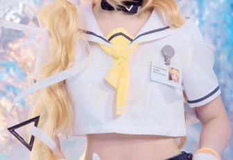 白莉爱吃巧克力黑丝写真图包，姐妹们，这波我服！