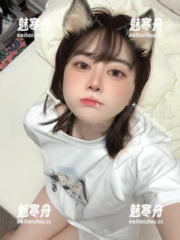 眼酱大魔王w 眼酱大魔王w的美足图库,点击下载,送你无限遐想!