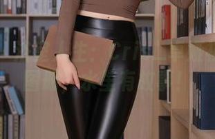 秀人网 - 浴室人生：Cris_卓娅祺的写真图册，水里有故事！