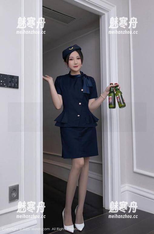 秀人网 - 万圣节特别版：伊小七MoMo的高清作品，隐约有些神秘又暧昧的感觉。