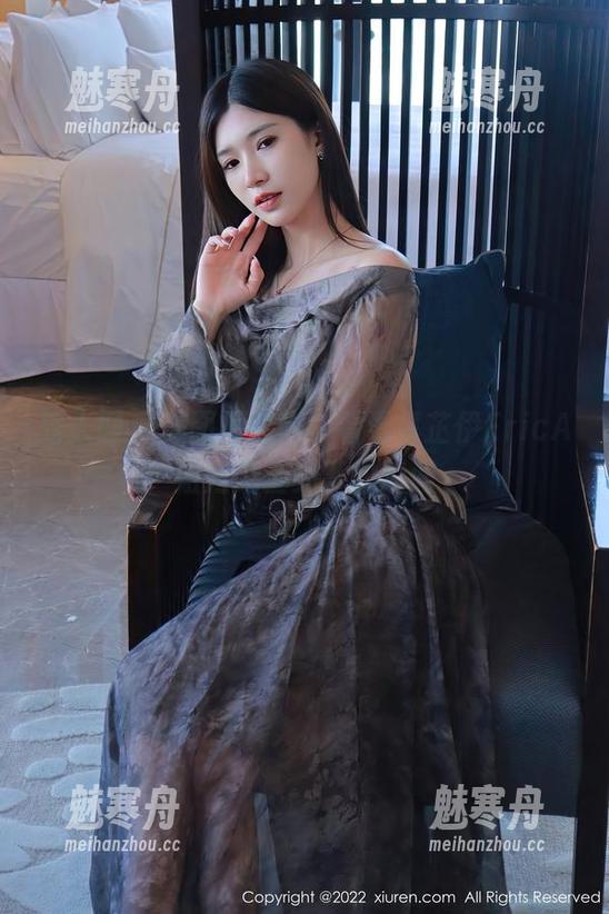 秀人网 - 美图不够真，看看卓芷伊EricA姐姐无圣光下的瞬间