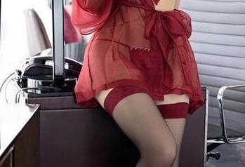 秀人网 - 在周周不吃香菜的高清写真里，女孩们开启狂欢模式！