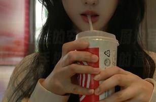 秀人网 - 墙上挂的安然儿，厨娘写真壁纸，让你的手机也有厨房的温度！