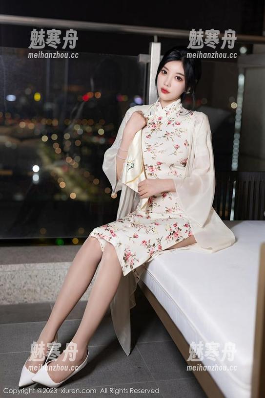 秀人网 - 小探戈与死库水的邂逅：图片里藏着的资源故事