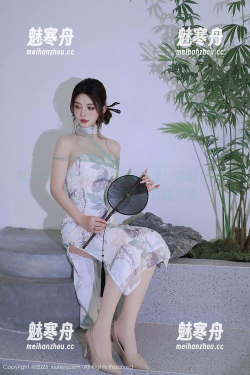 秀人网-小绵绵 秀人网 - 小绵绵的和服合集:她的小宇宙,总是藏着意想不到的浪漫