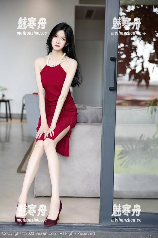 秀人网-少女心雪雪 秀人网 - 少女心雪雪的旗袍写真,让我一秒想到去参加个旗袍聚会,虽然我不会穿...