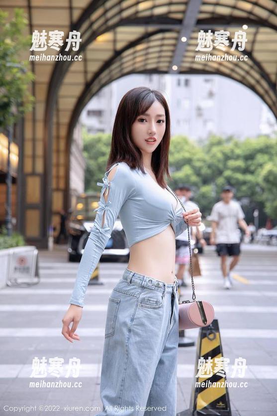 秀人网 - 轻松一刻，抖娘利世的精选写真集，剧情发展太迷人！
