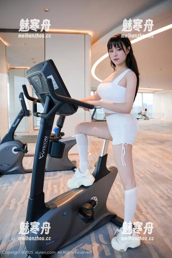秀人网 - 窥探月野兔美妞的日常，全集写真带你走进她的小世界