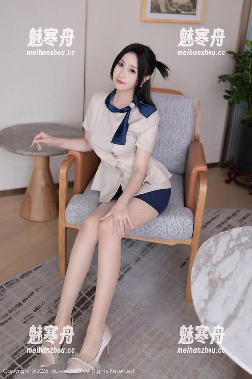 秀人网-林杉杉 秀人网 - 作品分享:林杉杉的清纯风格,让我霎时觉得自己好像被温柔包围了。