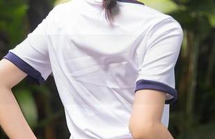 秀人网 - 清妙网袜美图上线：最新系列带你感受轻柔与性感的碰撞