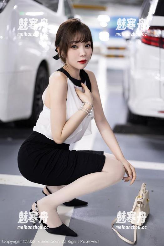 秀人网 - 你见过王曼柔的婚纱作品吗？那原图动静之间都藏着故事。