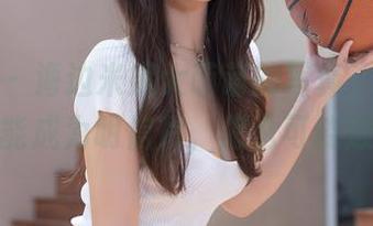 秀人网 - 海边米妮大萌萌的写真，随便一点都能成为明信片，怎么可能放过！