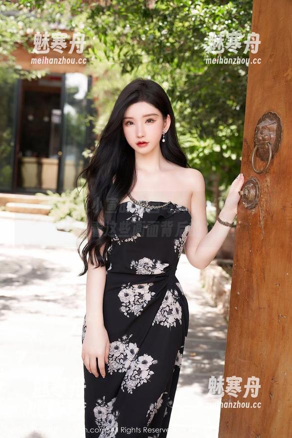 秀人网-范小宣 秀人网 - 范小宣的校园写真,光影交错,快来看看这些画面背后的资源!