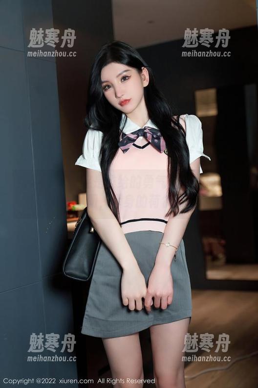 秀人网-龙籹cool 秀人网 - 到底是谁给的勇气?龙籹cool的礼服免费图册,浑身的荷尔蒙在作祟!