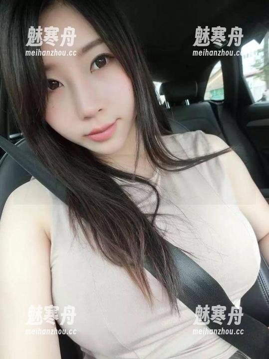 微密圈 - 私房写真界的新星：紫色哒豚豚的运动风骚！