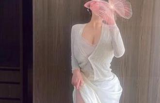 微密圈 - 紫色哒豚豚：看看她早期的写真图集，谁说视频不能美？