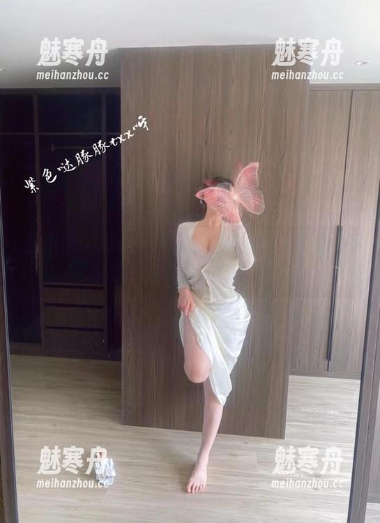 微密圈 - 紫色哒豚豚：看看她早期的写真图集，谁说视频不能美？