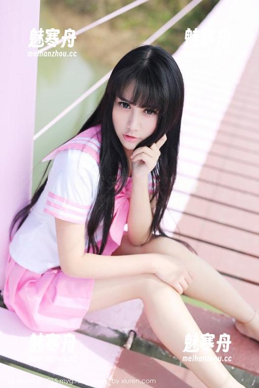 美媛馆-黄乐然 美媛馆 - 走进黄乐然的豹纹定制图片:你的个人野性风格大揭秘!