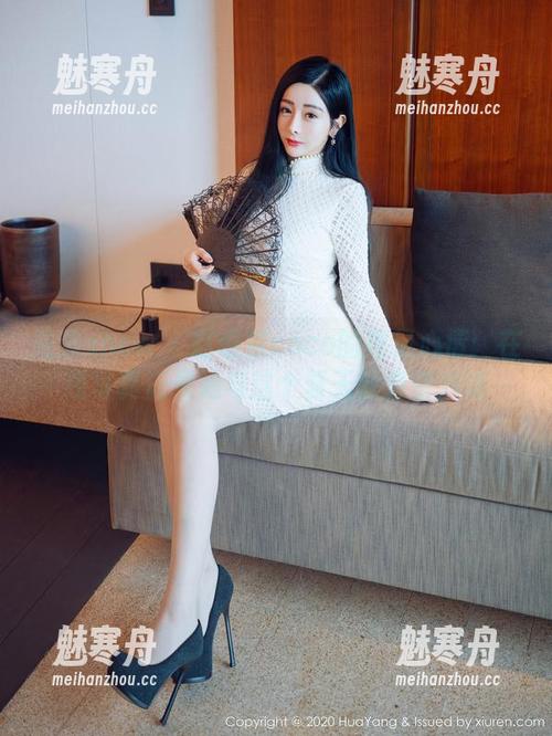 花漾show - 赵惟依coco的裸足心情：在线写真记录她与这个夏天的亲密对话