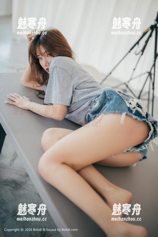 菠萝社-夏美酱 菠萝社 - 夏美酱的写真套图:无圣光=灵魂,快来围观!
