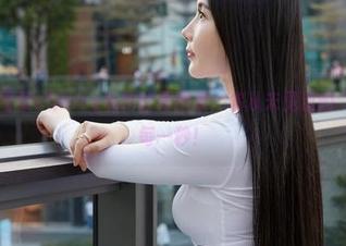 蜜桃社 - 雪梨sherry私拍红裙图集：你从未见过的“裙”惹火每一秒！