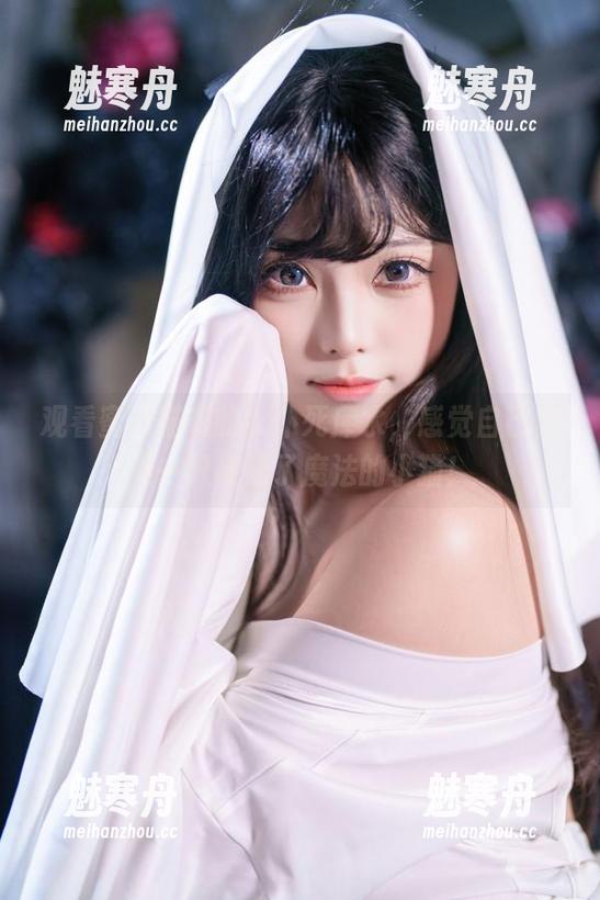 蜜汁猫裘 观看蜜汁猫裘的女仆死库水,感觉自己也是一只被施了魔法的小猫!