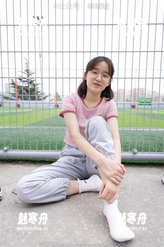 袜啵啵-小甜豆 袜啵啵 - 小甜豆丝袜剧情在线图集,感觉就像被现实抛弃了