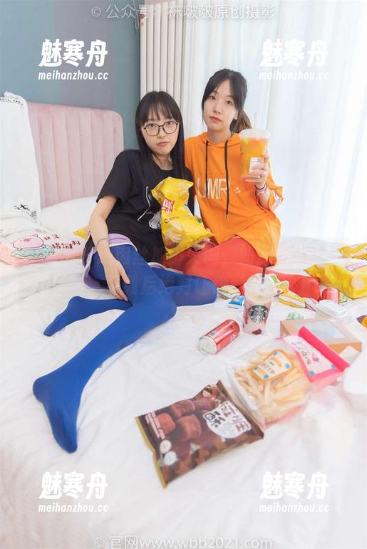 袜啵啵 - 短肉丝加脚尖固，如此甜甜圈作品集，下载后绝对让你‘上瘾’！