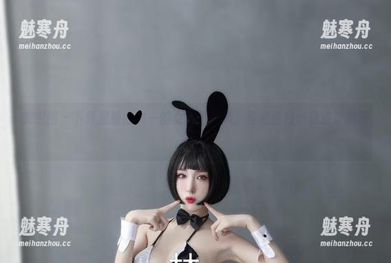 微密圈 - 下载超辣的林一的女仆写真集，你准备好承受这波甜蜜了吗？
