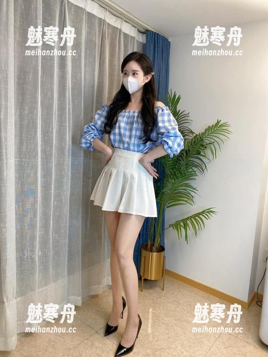 微密圈 - 软妹小九九教室写真合集：老师来催课了，快来下载突击！