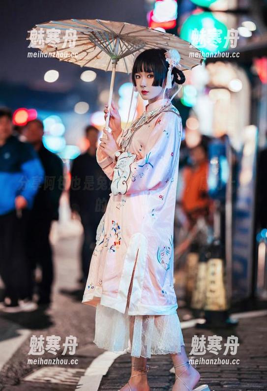 阿包也是兔娘 分享阿包也是兔娘的魅魔芽衣,魔力十足的写真作品!