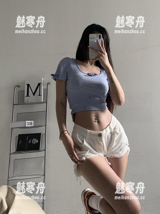 陈佩奇 微密圈 - 陈佩奇的教室写真下载,免费让你的生活多点色彩!