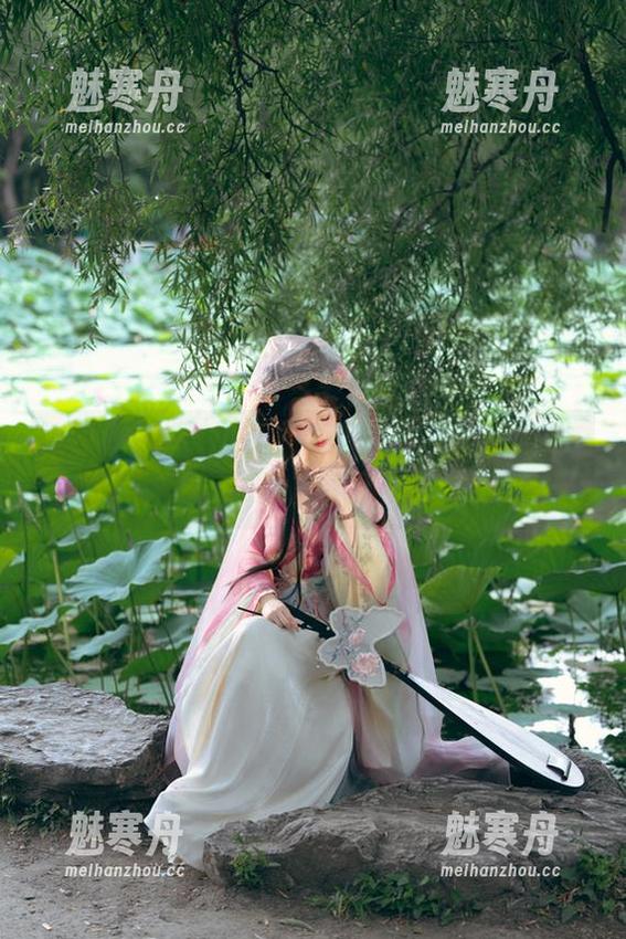 雯妹不讲道理女巫高清合集：魔法与现实交织的瞬间