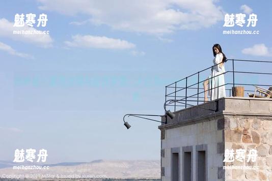 魅妍社-大白兔emma 魅妍社 - 紫色沙滩与蓝色梦想:大白兔emma海边写真分享大揭秘