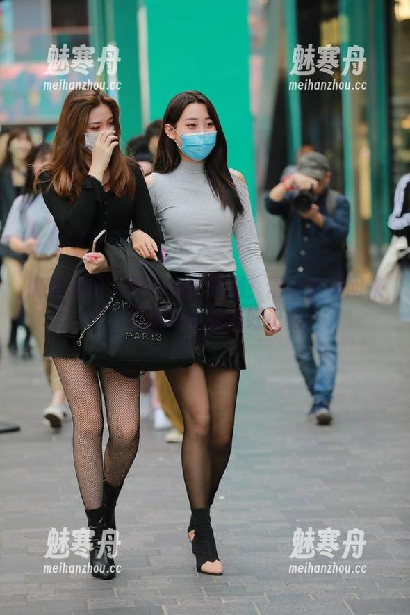 魔镜街拍-凯恩 魔镜街拍 - 图片上的凯恩:雨季真不回来了,来定制你的美好记忆!