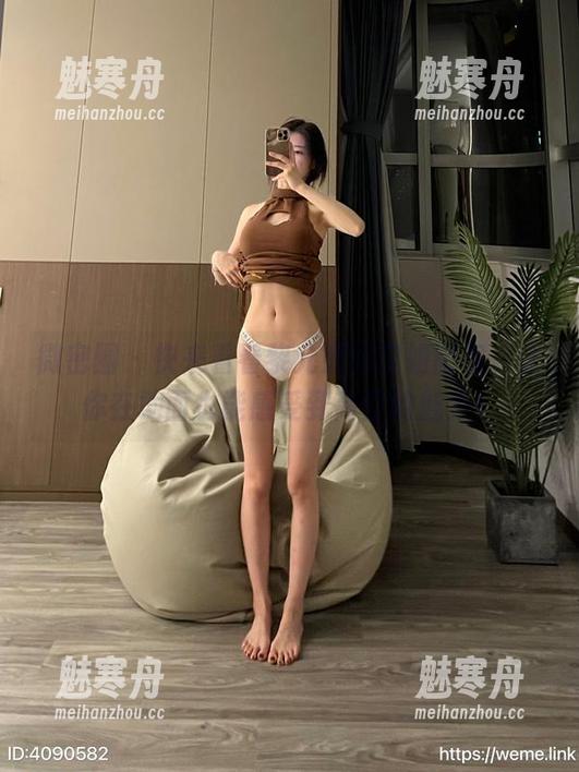 黎允熙 微密圈 - 快来看看黎允熙的空姐图包,让你在地面也能感受到高空的魅力!